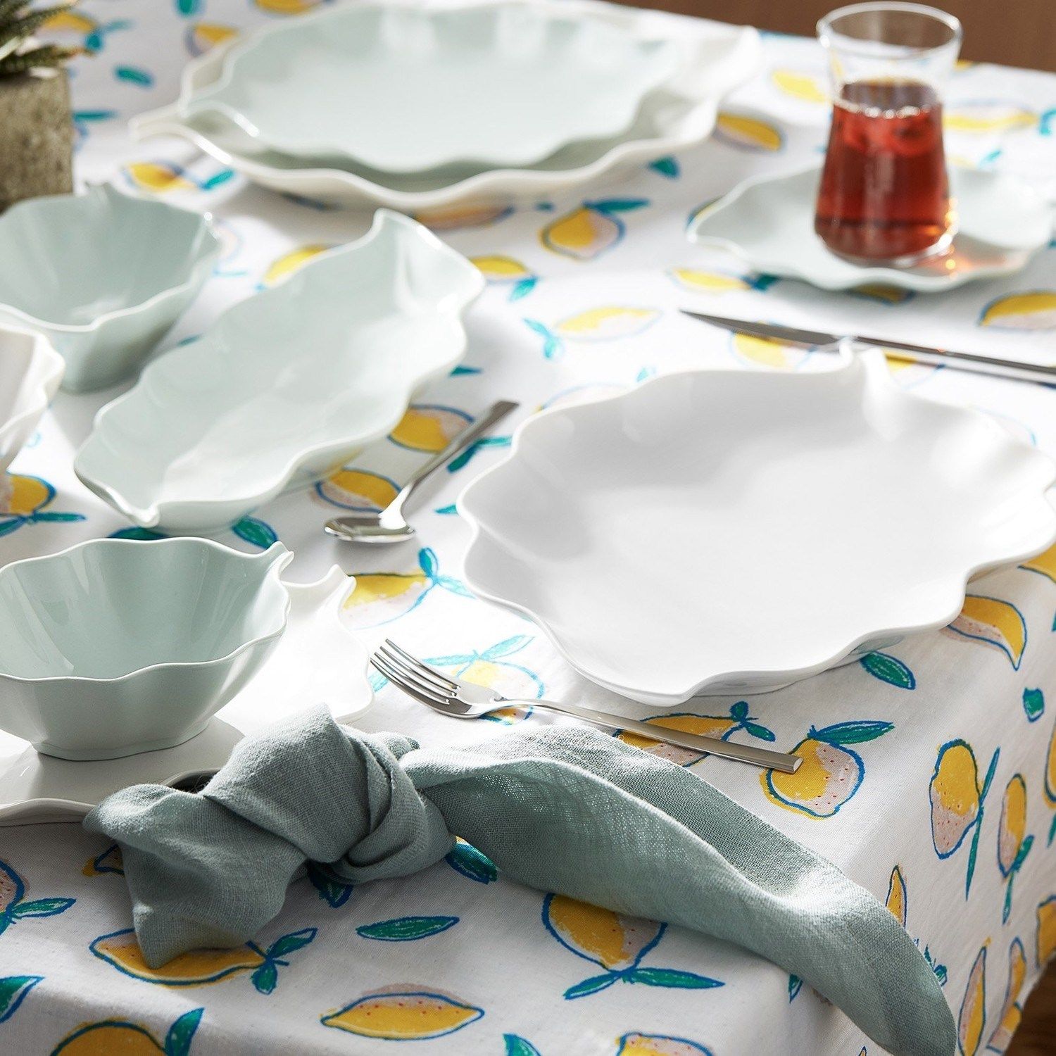 Karaca Leaf 25 Parça 6 Kişilik Porselen Kahvaltı/Servis Takımı