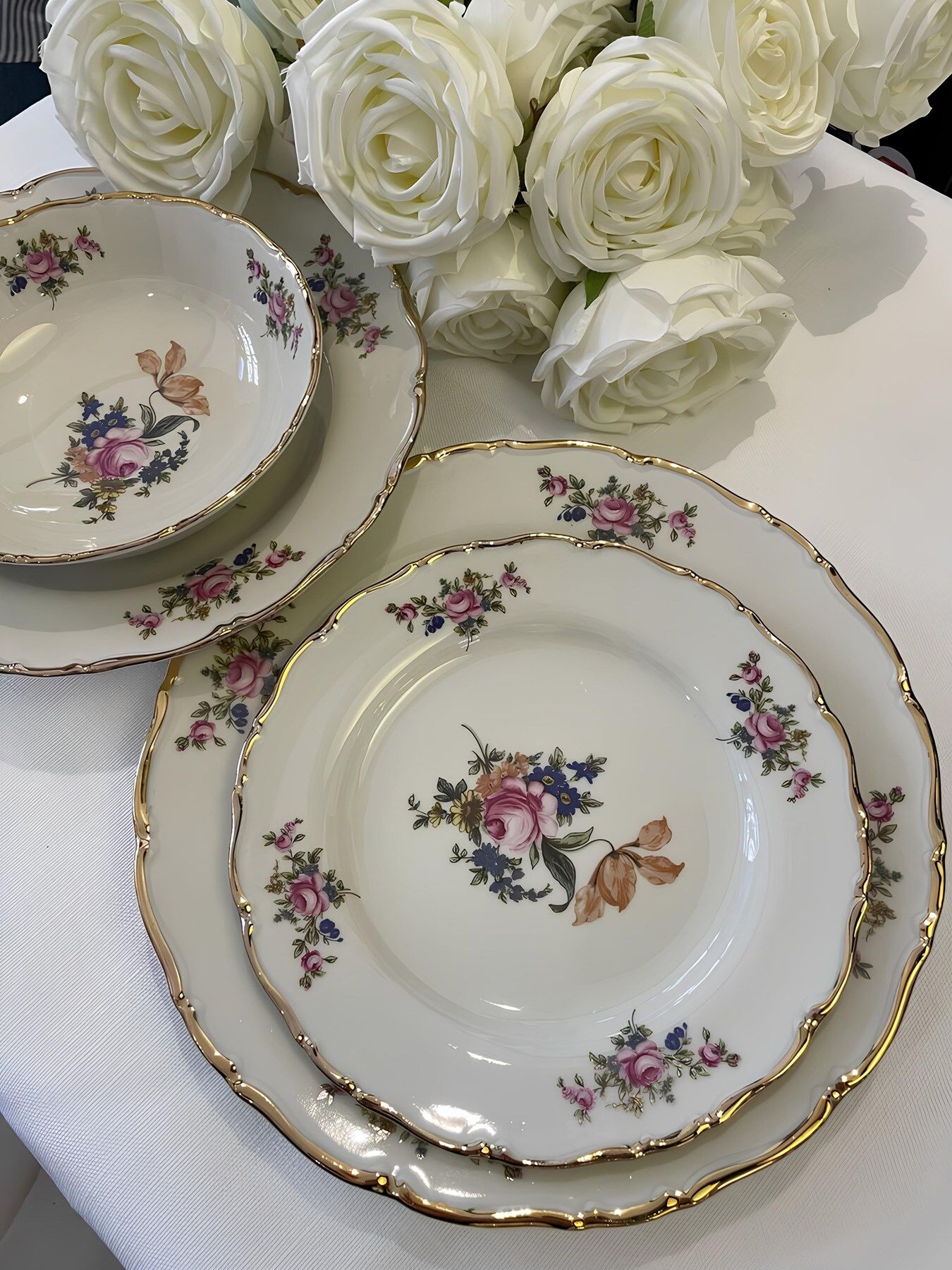 THUN PORSELEN OFELLIA 5211 R 24P0 24 PARÇA YEMEK TAKIMI KREM AĞIZ PARLAK ALTIN