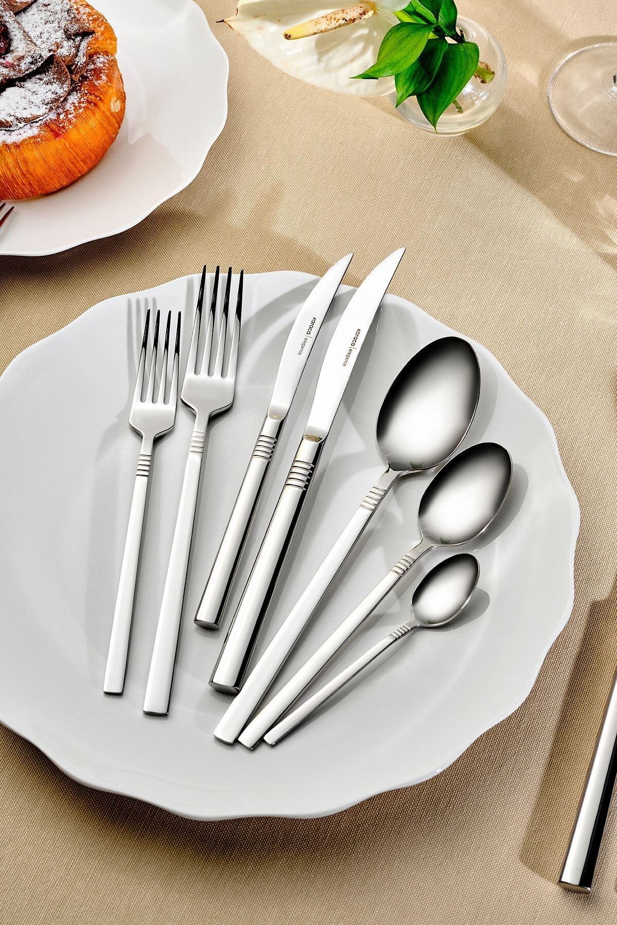 Karaca Nil V2 84 Parça 12 Kişilik Elegance Çatal Kaşık Bıçak Takımı Kutulu