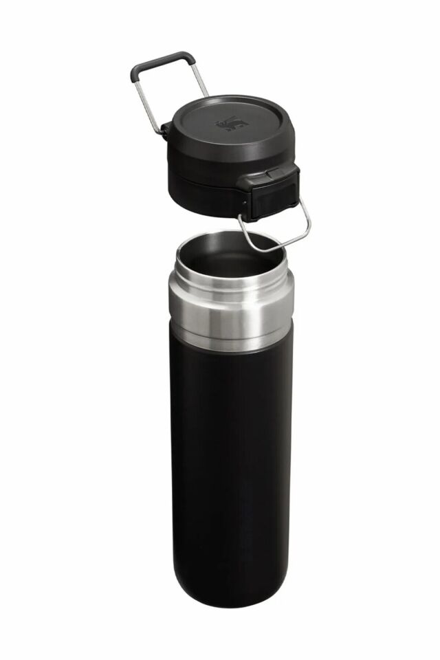 Stanley The Quick-Flip Water Bottle .7L / 24oz